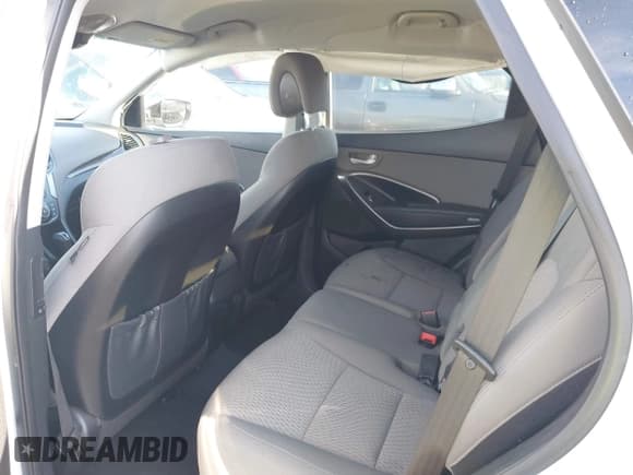 ✅ 2018 Hyundai Santa Fe 2.4L • VIN: 5NMZT3LB6JH086039 • Лот: 43639604. Опубликован ранее на IAAI с пробегом 90 196 миль. Бесплатный доступ к архиву аукционных продаж из США и подробный отчёт об истории автомобиля на DreamBid. Изображение 8.