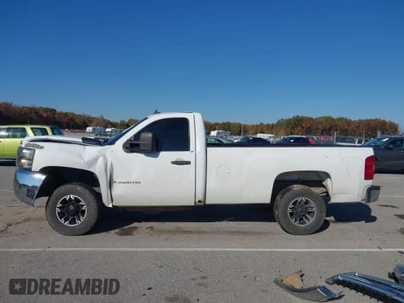 ✅ 2009 Chevrolet Silverado 2500HD Work Truck • VIN: 1GBHC44K49E129313 • Lot: 43602489. Listed on IAAI with 308,651 mi. Free auction sales archive from the USA and detailed vehicle history report at DreamBid. Image 15.