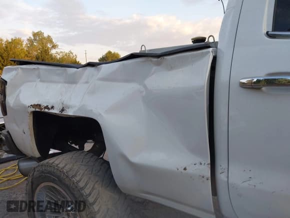 ✅ 2018 Chevrolet Silverado 2500HD LTZ • VIN: 1GC1KWEY0JF184077 • Lot: 43354926. Wystawiony na IAAI z przebiegiem 226 940 mil. Bezpłatny archiwum sprzedaży aukcyjnych z USA i szczegółowy raport historii pojazdu na DreamBid. Zdjęcie 6.