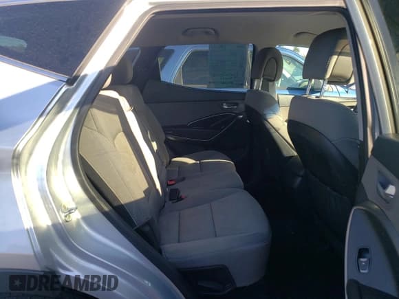 ✅ 2017 Hyundai Santa Fe 2.4L • VIN: 5XYZUDLB4HG421502 • Лот: 66428542. Опубликован ранее на Copart с пробегом 83 275 миль. Бесплатный доступ к архиву аукционных продаж из США и подробный отчёт об истории автомобиля на DreamBid. Изображение 6.