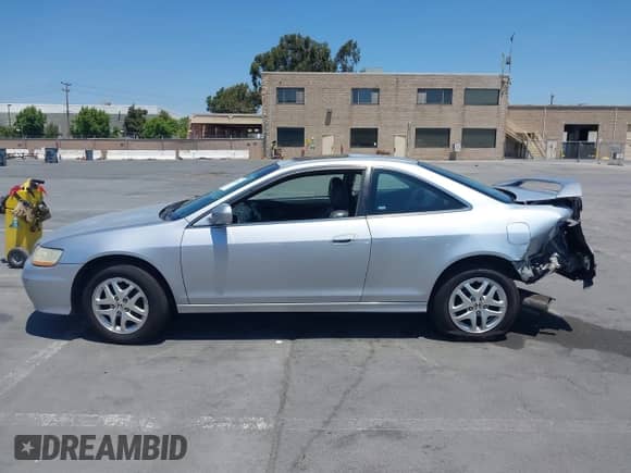 2001 Honda Accord EX с VIN 1HGCG22501A034854, выставлен на аукционе IAAI как лот 42784374 с пробегом 234 824 миль миль и . История ставок и продаж доступна на DreamBid. Изображение 14.