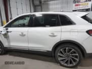 ✅ 2022 Lincoln Nautilus Reserve • VIN: 2LMPJ8KP3NBL17202 • Лот: 42480564. Опубликован ранее на IAAI с пробегом 20 481 миль. Бесплатный доступ к архиву аукционных продаж из США и подробный отчёт об истории автомобиля на DreamBid. Изображение 6.