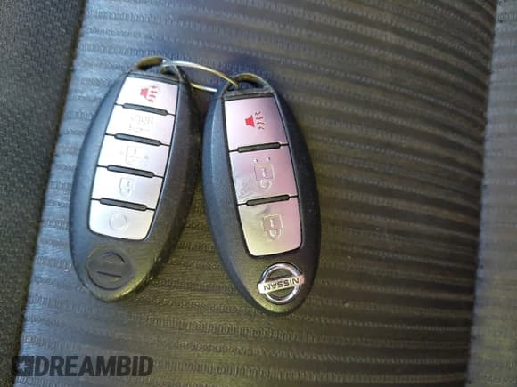 ✅ 2016 Nissan Maxima S • VIN: 1N4AA6APXGC421867 • Лот: 43381682. Опубликован ранее на IAAI с пробегом 124 092 миль. Бесплатный доступ к архиву аукционных продаж из США и подробный отчёт об истории автомобиля на DreamBid. Изображение 11.