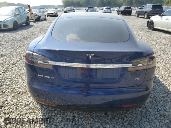 ✅ 2018 Tesla Model S 75D • VIN: 5YJSA1E25JF295847 • Лот: 80678595. Опубликован ранее на Copart с пробегом 48 621 миль. Бесплатный доступ к архиву аукционных продаж из США и подробный отчёт об истории автомобиля на DreamBid. Изображение 6.