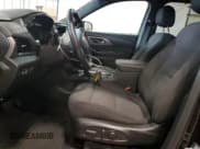 ✅ 2023 Chevrolet Traverse LT Cloth • VIN: 1GNERGKW1PJ166156 • Lot: 71117785. Wystawiony na Copart z przebiegiem 70 414 mil. Bezpłatny archiwum sprzedaży aukcyjnych z USA i szczegółowy raport historii pojazdu na DreamBid. Zdjęcie 7.