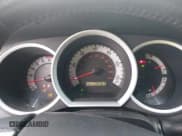 ✅ 2015 Toyota Tacoma • VIN: 3TMMU4FN0FM081779 • Lot: 42681591. Wystawiony na IAAI z przebiegiem 79 767 mil. Bezpłatny archiwum sprzedaży aukcyjnych z USA i szczegółowy raport historii pojazdu na DreamBid. Zdjęcie 7.