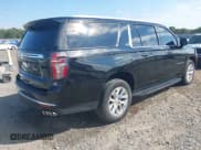 ✅ 2023 Chevrolet Suburban Premier • VIN: 1GNSCFKD8PR353280 • Lot: 43401708. Wystawiony na IAAI z przebiegiem 42 587 mil. Bezpłatny archiwum sprzedaży aukcyjnych z USA i szczegółowy raport historii pojazdu na DreamBid. Zdjęcie 4.