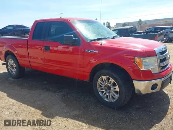 ✅ 2014 Ford F-150 XL • VIN: 1FTFX1CF0EKD63275 • Lot: 41779075. Wystawiony na IAAI z przebiegiem 250 504 mil. Bezpłatny archiwum sprzedaży aukcyjnych z USA i szczegółowy raport historii pojazdu na DreamBid. Zdjęcie 1.