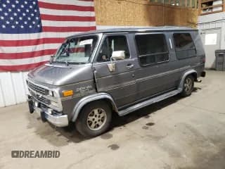 ✅ 1994 Chevrolet Chevy Van • VIN: 1GBEG25K6RF158378 • Лот: 82063375. Опубликован ранее на Copart с пробегом 146 843 миль. Бесплатный доступ к архиву аукционных продаж из США и подробный отчёт об истории автомобиля на DreamBid. Изображение 1.