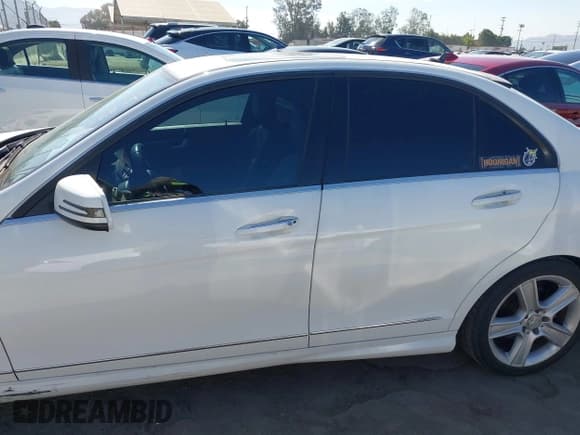 ✅ 2014 Mercedes-Benz C 250 Sport • VIN: WDDGF4HBXEG221328 • Lot: 42683962. Listed on IAAI with 138,588 mi. Free auction sales archive from the USA and detailed vehicle history report at DreamBid. Image 14.