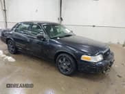 ✅ 2011 Ford Police Interceptor • VIN: 2FABP7BV4BX181801 • Lot: 43788082. Wystawiony na IAAI z przebiegiem 105 882 mil. Bezpłatny archiwum sprzedaży aukcyjnych z USA i szczegółowy raport historii pojazdu na DreamBid. Zdjęcie 1.