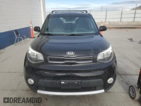 ✅ 2017 Kia Soul + • VIN: KNDJP3A52H7449405 • Lot: 93320525. Wystawiony na Copart z przebiegiem 179 073 mil. Bezpłatny archiwum sprzedaży aukcyjnych z USA i szczegółowy raport historii pojazdu na DreamBid. Zdjęcie 5.