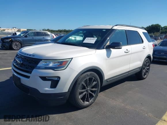 ✅ 2019 Ford Explorer XLT • VIN: 1FM5K7D8XKGA04281 • Lot: 43438902. Wystawiony na IAAI z przebiegiem 88 054 mil. Bezpłatny archiwum sprzedaży aukcyjnych z USA i szczegółowy raport historii pojazdu na DreamBid. Zdjęcie 17.