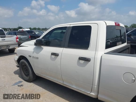 ✅ 2009 Dodge 1500 Laramie • VIN: 1D3HB18T19S722846 • Lot: 42337169. Wystawiony na IAAI z przebiegiem 275 351 mil. Bezpłatny archiwum sprzedaży aukcyjnych z USA i szczegółowy raport historii pojazdu na DreamBid. Zdjęcie 14.