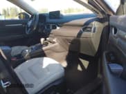 ✅ 2023 Mazda CX-5 S Carbon Edition • VIN: JM3KFBCM6P0143148 • Lot: 43382486. Wystawiony na IAAI z przebiegiem 22 099 mil. Bezpłatny archiwum sprzedaży aukcyjnych z USA i szczegółowy raport historii pojazdu na DreamBid. Zdjęcie 5.