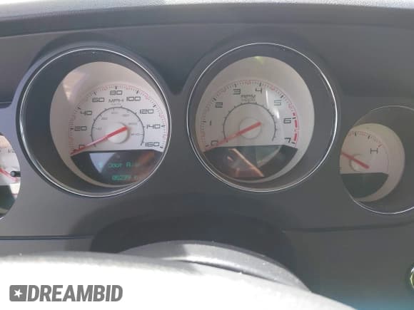 ✅ 2013 Dodge Challenger R/T • VIN: 2C3CDYBT5DH679311 • Lot: 41811852. Wystawiony na IAAI z przebiegiem 85 299 mil. Bezpłatny archiwum sprzedaży aukcyjnych z USA i szczegółowy raport historii pojazdu na DreamBid. Zdjęcie 7.