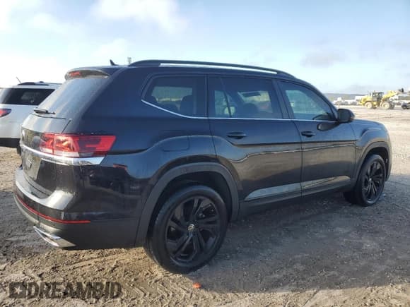 ✅ 2023 Volkswagen Atlas SE • VIN: 1V2WP2CA2PC553648 • Lot: 77388084. Listed on Copart with 5,824 mi. Free auction sales archive from the USA and detailed vehicle history report at DreamBid. Image 3.
