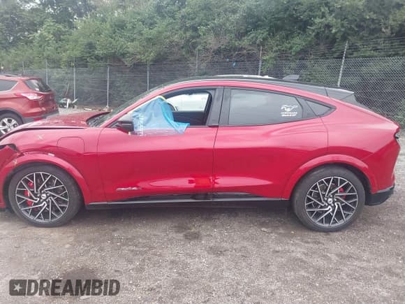 ✅ 2023 Ford Mustang Mach-E GT • VIN: 3FMTK4SX7PMA38076 • Lot: 43288862. Wystawiony na IAAI z przebiegiem 13 266 mil. Bezpłatny archiwum sprzedaży aukcyjnych z USA i szczegółowy raport historii pojazdu na DreamBid. Zdjęcie 15.