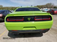 ✅ 2015 Dodge Challenger R/T • VIN: 2C3CDZAT6FH711256 • Lot: 51878784. Wystawiony na Copart z przebiegiem 70 298 mil. Bezpłatny archiwum sprzedaży aukcyjnych z USA i szczegółowy raport historii pojazdu na DreamBid. Zdjęcie 6.
