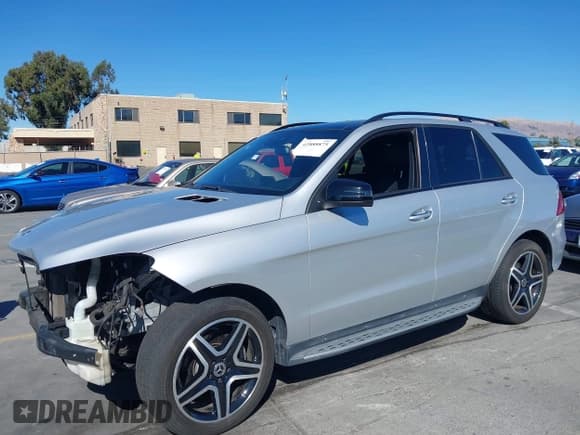 ✅ 2018 Mercedes-Benz GLE 350 • VIN: 4JGDA5HB1JB152520 • Lot: 42888875. Wystawiony na IAAI z przebiegiem 84 314 mil. Bezpłatny archiwum sprzedaży aukcyjnych z USA i szczegółowy raport historii pojazdu na DreamBid. Zdjęcie 6.