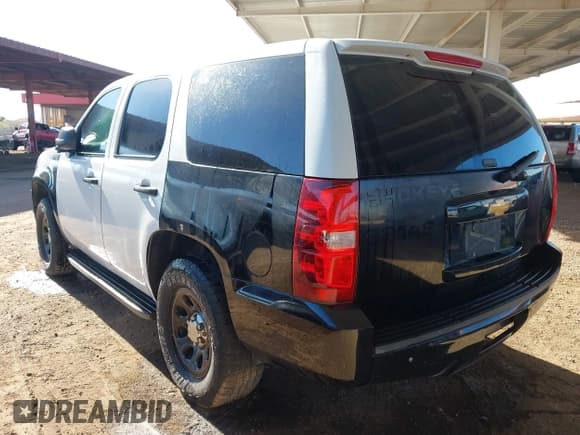 ✅ 2014 Chevrolet Tahoe Commercial • VIN: 1GNLC2E06ER199722 • Lot: 43658351. Wystawiony na IAAI z przebiegiem 165 433 mil. Bezpłatny archiwum sprzedaży aukcyjnych z USA i szczegółowy raport historii pojazdu na DreamBid. Zdjęcie 3.