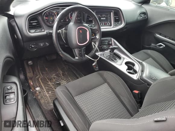 ✅ 2018 Dodge Challenger SXT Plus • VIN: 2C3CDZAG5JH302838 • Lot: 54428864. Wystawiony na Copart z przebiegiem 94 623 mil. Bezpłatny archiwum sprzedaży aukcyjnych z USA i szczegółowy raport historii pojazdu na DreamBid. Zdjęcie 8.