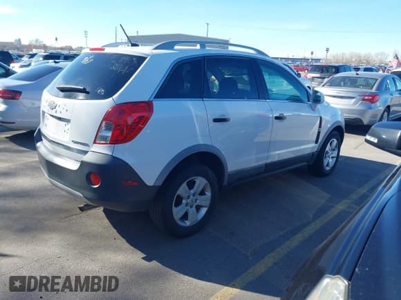 ✅ 2014 Chevrolet Captiva Sport LS • VIN: 3GNAL2EK2ES648528 • Lot: 41856138. Wystawiony na IAAI z przebiegiem 135 511 mil. Bezpłatny archiwum sprzedaży aukcyjnych z USA i szczegółowy raport historii pojazdu na DreamBid. Zdjęcie 4.