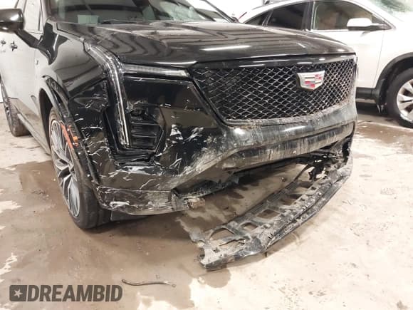 ✅ 2024 Cadillac XT4 AWD Sport • VIN: 1GYFZFR49RF109862 • Lot: 43861825. Listed on IAAI with 11,162 mi. Free auction sales archive from the USA and detailed vehicle history report at DreamBid. Image 6.