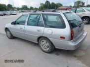 ✅ 1998 Ford Escort SE • VIN: 3FAFP15P3WR237694 • Lot: 43000729. Wystawiony na IAAI z przebiegiem 181 860 mil. Bezpłatny archiwum sprzedaży aukcyjnych z USA i szczegółowy raport historii pojazdu na DreamBid. Zdjęcie 3.