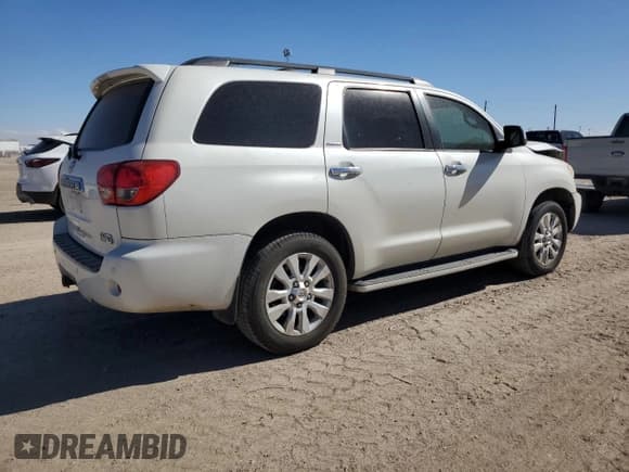 ✅ 2011 Toyota Sequoia Platinum • VIN: 5TDYY5G11BS031975 • Lot: 76718494. Wystawiony na Copart z przebiegiem 175 451 mil. Bezpłatny archiwum sprzedaży aukcyjnych z USA i szczegółowy raport historii pojazdu na DreamBid. Zdjęcie 3.