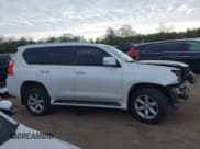 ✅ 2011 Lexus GX 460 • VIN: JTJBM7FX1B5028239 • Лот: 42054523. Опубликован ранее на IAAI с пробегом 139 059 миль. Бесплатный доступ к архиву аукционных продаж из США и подробный отчёт об истории автомобиля на DreamBid. Изображение 14.