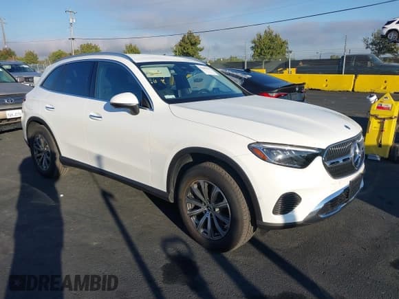 ✅ 2024 Mercedes-Benz GLC 300 • VIN: W1NKM4HBXRF199040 • Lot: 43483656. Wystawiony na IAAI z przebiegiem 10 398 mil. Bezpłatny archiwum sprzedaży aukcyjnych z USA i szczegółowy raport historii pojazdu na DreamBid. Zdjęcie 1.