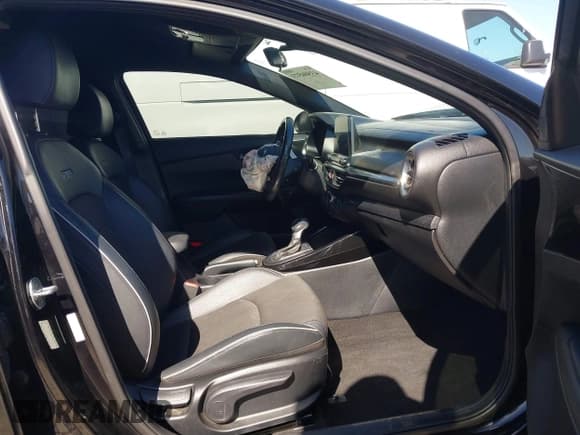 ✅ 2020 Kia Forte GT-Line • VIN: 3KPF34AD5LE137876 • Lot: 43506573. Wystawiony na IAAI z przebiegiem 77 534 mil. Bezpłatny archiwum sprzedaży aukcyjnych z USA i szczegółowy raport historii pojazdu na DreamBid. Zdjęcie 5.