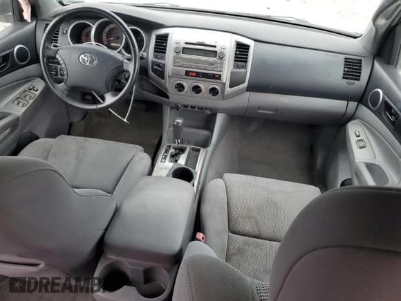 ✅ 2011 Toyota Tacoma • VIN: 3TMLU4EN1BM066411 • Lot: 85929795. Listed on Copart with 165,134 mi. Free auction sales archive from the USA and detailed vehicle history report at DreamBid. Image 8.