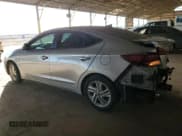 ✅ 2020 Hyundai Elantra SEL • VIN: 5NPD84LF5LH588437 • Лот: 90357575. Опубликован ранее на Copart с пробегом 108 710 миль. Бесплатный доступ к архиву аукционных продаж из США и подробный отчёт об истории автомобиля на DreamBid. Изображение 2.