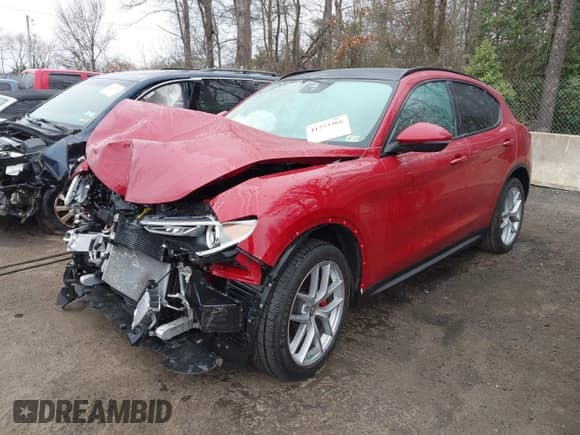 ✅ 2019 Alfa Romeo Stelvio Ti • VIN: ZASPAKBNXK7C31621 • Lot: 41773366. Wystawiony na IAAI z przebiegiem 37 344 mil. Bezpłatny archiwum sprzedaży aukcyjnych z USA i szczegółowy raport historii pojazdu na DreamBid. Zdjęcie 2.