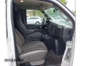 ✅ 2021 Chevrolet Express Cargo • VIN: 1GCWGAF7XM1217071 • Lot: 41959458. Wystawiony na IAAI z przebiegiem 42 596 mil. Bezpłatny archiwum sprzedaży aukcyjnych z USA i szczegółowy raport historii pojazdu na DreamBid. Zdjęcie 5.