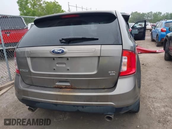 ✅ 2013 Ford Edge SEL • VIN: 2FMDK4JC4DBC65225 • Lot: 42376908. Wystawiony na IAAI z przebiegiem 226 771 mil. Bezpłatny archiwum sprzedaży aukcyjnych z USA i szczegółowy raport historii pojazdu na DreamBid. Zdjęcie 16.