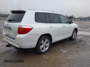 ✅ 2010 Toyota Highlander Limited • VIN: 5TDDK3EH7AS018778 • Лот: 43772370. Опубликован ранее на IAAI с пробегом 111 103 миль. Бесплатный доступ к архиву аукционных продаж из США и подробный отчёт об истории автомобиля на DreamBid. Изображение 4.