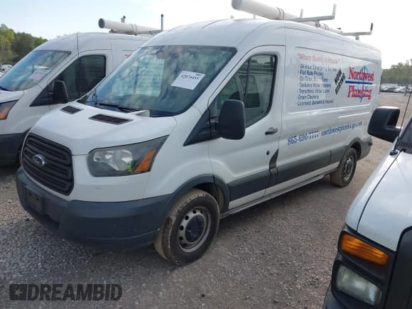 ✅ 2015 Ford Transit Cargo • VIN: 1FTNE2CM7FKA78466 • Lot: 42074455. Wystawiony na IAAI z przebiegiem 214 797 mil. Bezpłatny archiwum sprzedaży aukcyjnych z USA i szczegółowy raport historii pojazdu na DreamBid. Zdjęcie 17.