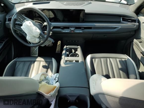 ✅ 2025 Kia EV9 GT-Line • VIN: KNDAEFS55S6054332 • Lot: 58721025. Wystawiony na Copart z przebiegiem 1 783 mil. Bezpłatny archiwum sprzedaży aukcyjnych z USA i szczegółowy raport historii pojazdu na DreamBid. Zdjęcie 8.