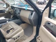 ✅ 2014 Ford Expedition Max King Ranch • VIN: 1FMJK1J57EEF18899 • Lot: 43701156. Wystawiony na IAAI z przebiegiem 193 792 mil. Bezpłatny archiwum sprzedaży aukcyjnych z USA i szczegółowy raport historii pojazdu na DreamBid. Zdjęcie 5.