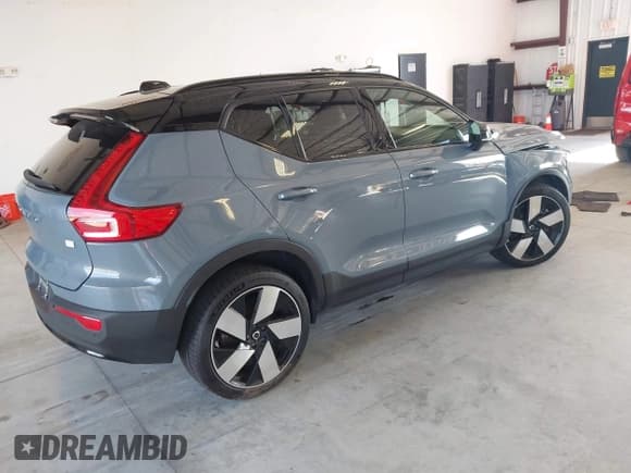 ✅ 2023 Volvo XC40 Ultimate • VIN: YV4ED3UMXP2087183 • Лот: 42901777. Опубликован ранее на IAAI с пробегом 35 554 миль. Бесплатный доступ к архиву аукционных продаж из США и подробный отчёт об истории автомобиля на DreamBid. Изображение 4.