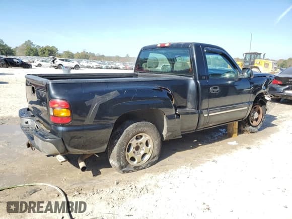 ✅ 2003 Chevrolet Silverado 1500 LS • VIN: 1GCEC14XX3Z134220 • Lot: 93343985. Listed on Copart with 273,896 mi. Free auction sales archive from the USA and detailed vehicle history report at DreamBid. Image 3.