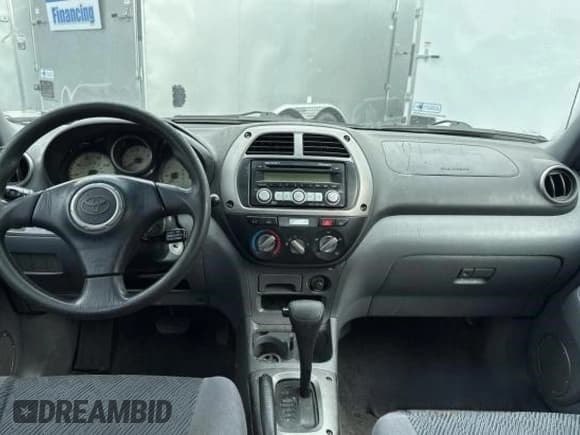 ✅ 2001 Toyota RAV4 • VIN: JTEHH20V010075765 • Лот: 84065375. Опубликован ранее на Copart с пробегом 118 931 миль. Бесплатный доступ к архиву аукционных продаж из США и подробный отчёт об истории автомобиля на DreamBid. Изображение 9.