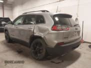 ✅ 2019 Jeep Cherokee Latitude Plus • VIN: 1C4PJMLX2KD427395 • Лот: 41586532. Опубликован ранее на IAAI с пробегом 84 033 миль. Бесплатный доступ к архиву аукционных продаж из США и подробный отчёт об истории автомобиля на DreamBid. Изображение 3.