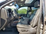 ✅ 2020 Chevrolet Silverado 2500HD High Country • VIN: 1GC4YREY3LF103878 • Лот: 81100165. Опубликован ранее на Copart с пробегом 378 595 миль. Бесплатный доступ к архиву аукционных продаж из США и подробный отчёт об истории автомобиля на DreamBid. Изображение 7.