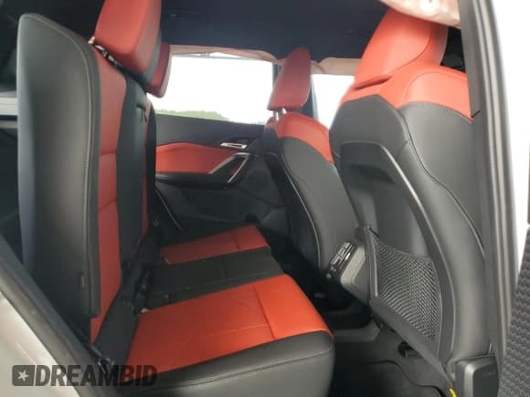 ✅ 2023 BMW X1 xDrive28i • VIN: WBX73EF06P5X62646 • Lot: 78738024. Wystawiony na Copart z przebiegiem Nie podano. Bezpłatny archiwum sprzedaży aukcyjnych z USA i szczegółowy raport historii pojazdu na DreamBid. Zdjęcie 11.