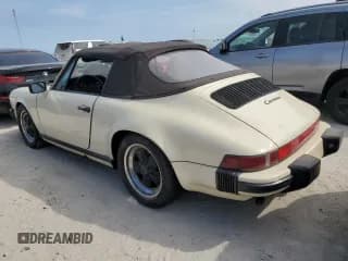 ✅ 1985 Porsche 911 • VIN: WP0EB0913FS170426 • Лот: 75228474. Опубликован ранее на Copart с пробегом 62 230 миль. Бесплатный доступ к архиву аукционных продаж из США и подробный отчёт об истории автомобиля на DreamBid. Изображение 2.