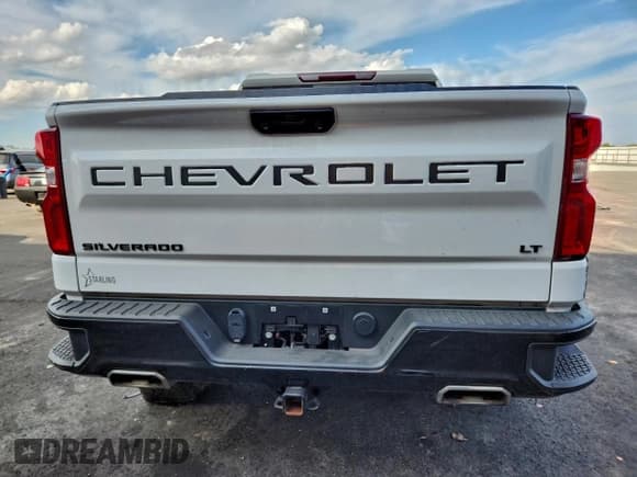 ✅ 2022 Chevrolet Silverado 1500 LT Trail Boss • VIN: 3GCUDFED4NG612774 • Lot: 94479125. Wystawiony na Copart z przebiegiem 59 256 mil. Bezpłatny archiwum sprzedaży aukcyjnych z USA i szczegółowy raport historii pojazdu na DreamBid. Zdjęcie 6.